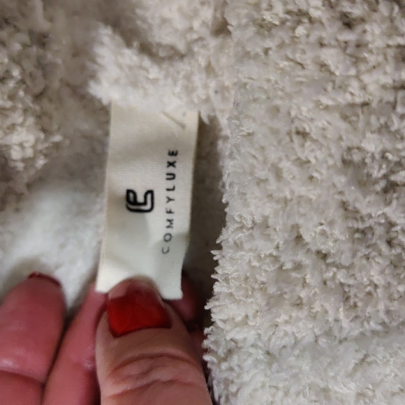 Comfy luxe premium set in cream,white, and navy stripe. - Picture 3 of 3